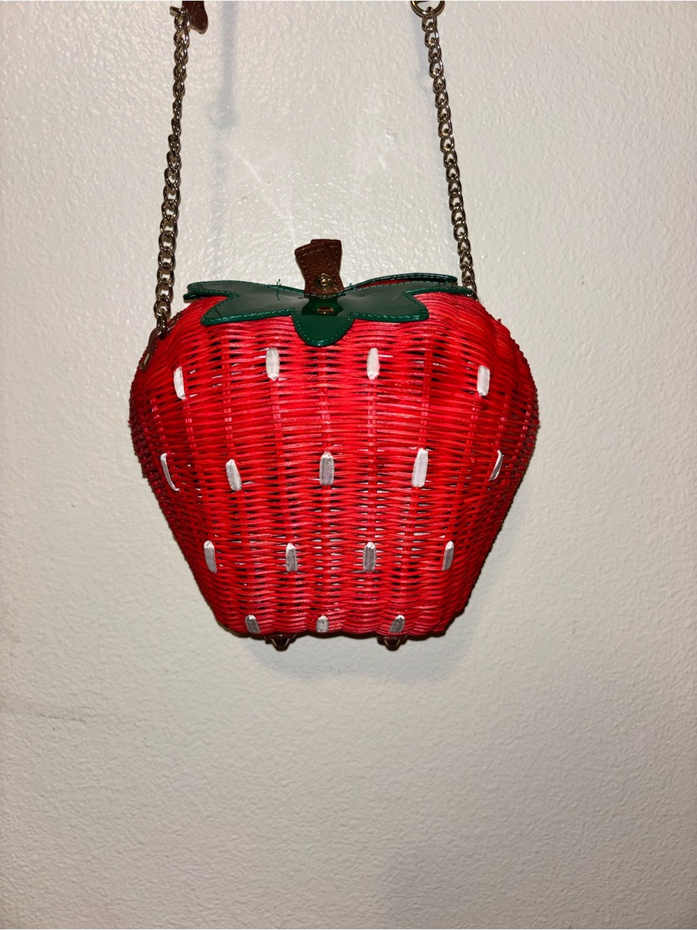 Betsey Johnson Strawberry
Wicker Purse Rare - Picture 1 of 6